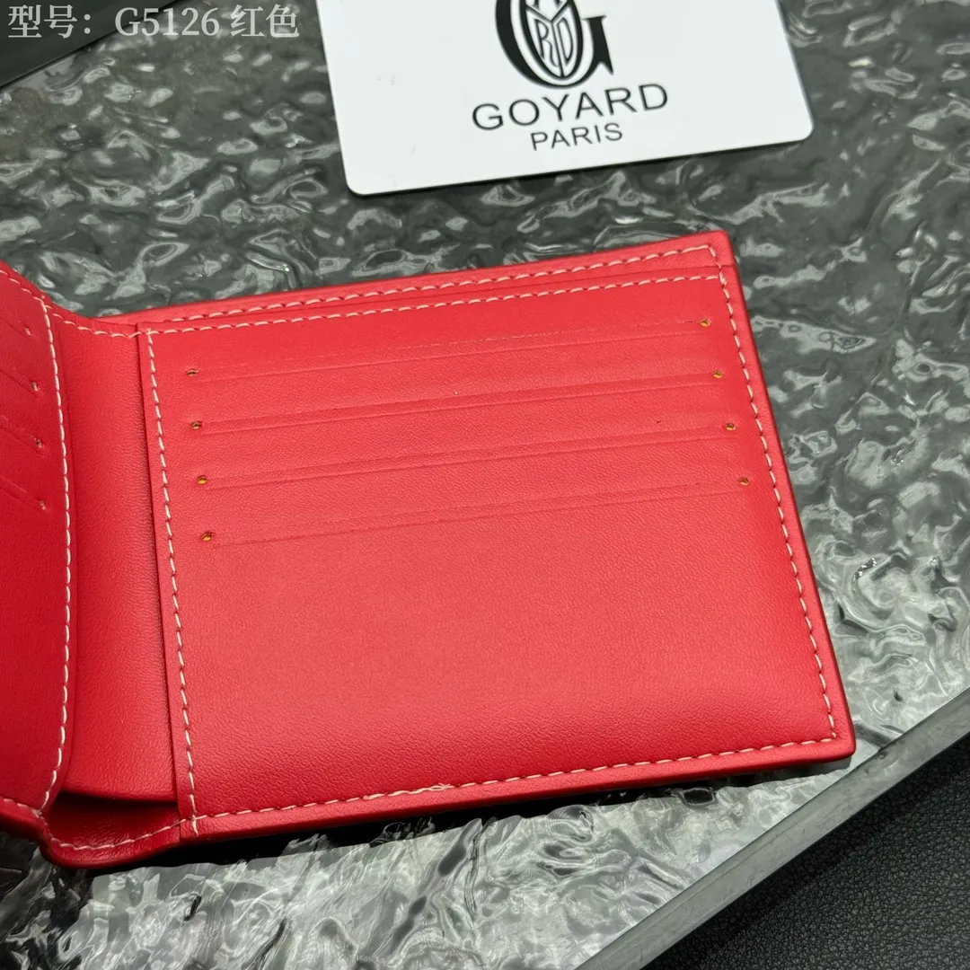 💰130 💎Upgraded original version 𝐠𝐨𝐲𝐚𝐫𝐝 Hot style ❤️Goyard wallet short style, Goyard 8-slot card slot wallet, the texture is directly stretched to the full mark, it can hold about 8-10 cards, it can hold cash, it is thin and does not stand up, it is classic, practical and attractive! If you want to create a short clip with a feeling that is different from others and has a deep taste, it must be him! size: 11*9 (cm) model: G5126