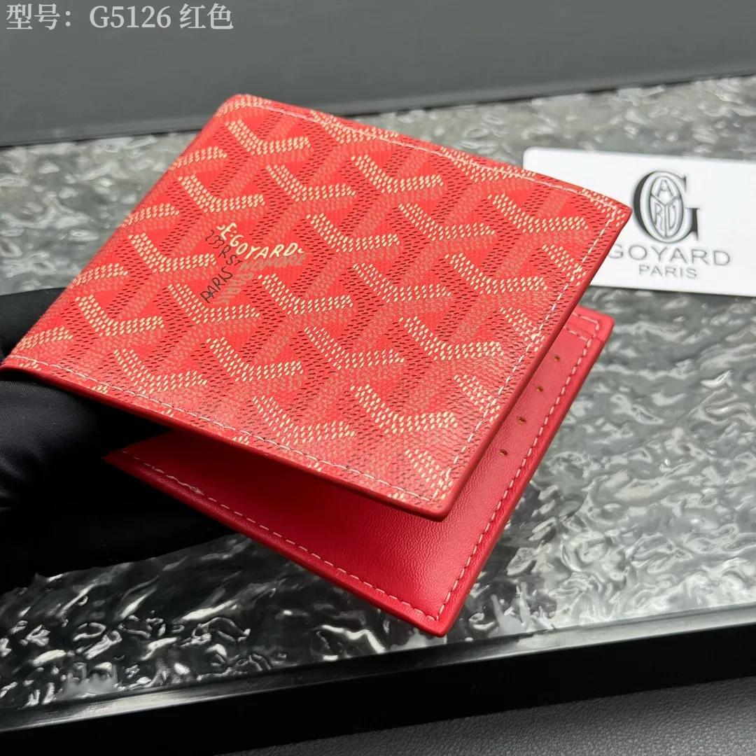 💰130 💎Upgraded original version 𝐠𝐨𝐲𝐚𝐫𝐝 Hot style ❤️Goyard wallet short style, Goyard 8-slot card slot wallet, the texture is directly stretched to the full mark, it can hold about 8-10 cards, it can hold cash, it is thin and does not stand up, it is classic, practical and attractive! If you want to create a short clip with a feeling that is different from others and has a deep taste, it must be him! size: 11*9 (cm) model: G5126