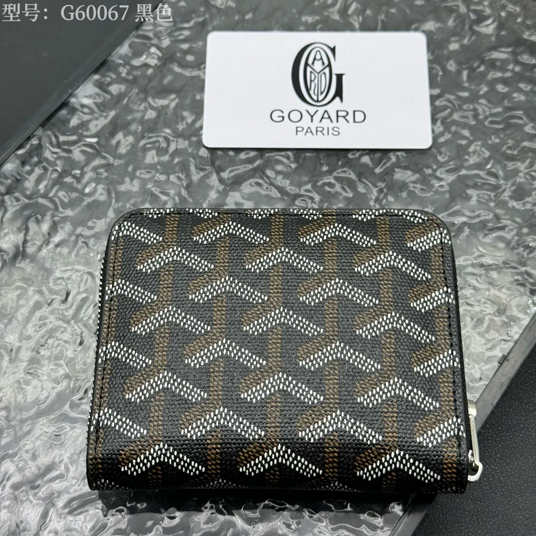 💰110 💎Top original 𝐠𝐨𝐲𝐚𝐫𝐝 Hot style 💕 Goya wallet short Matignon Mini coin purse with full zipper closure design. Its central compartment holds coins, while its interior patch pocket holds cards or small IDs. Style number: G60067 Size: 10.4*7.5*1.8cm