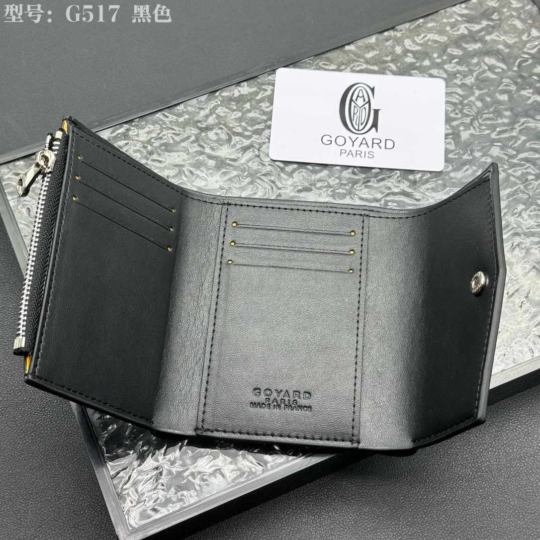 💰120 💎Top Original 𝑮𝑶𝒀𝑨𝑹𝑫 𝑽𝒊𝒄𝒕𝒐𝒊𝒓𝒆 The wallet has a small and compact design that can store cards, banknotes and documents. It's sized to fit in a bag or in a jacket or pants pocket. The Insert Victoire Card Holder can be placed inside the Victoire Wallet to store even more cards. Style number: G517 Size: 12*9*3