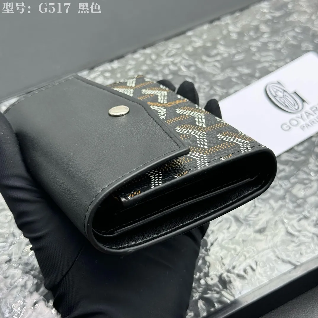 💰120 💎Top Original 𝑮𝑶𝒀𝑨𝑹𝑫 𝑽𝒊𝒄𝒕𝒐𝒊𝒓𝒆 The wallet has a small and compact design that can store cards, banknotes and documents. It's sized to fit in a bag or in a jacket or pants pocket. The Insert Victoire Card Holder can be placed inside the Victoire Wallet to store even more cards. Style number: G517 Size: 12*9*3