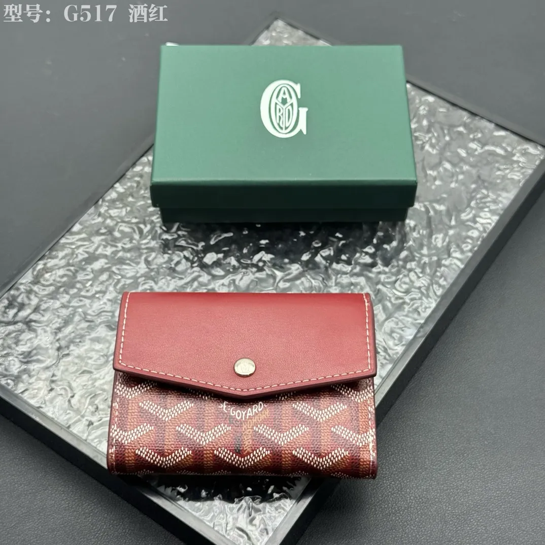 💰120 💎Top Original 𝑮𝑶𝒀𝑨𝑹𝑫 𝑽𝒊𝒄𝒕𝒐𝒊𝒓𝒆 The wallet has a small and compact design that can store cards, banknotes and documents. It's sized to fit in a bag or in a jacket or pants pocket. The Insert Victoire Card Holder can be placed inside the Victoire Wallet to store even more cards. Style number: G517 Size: 12*9*3