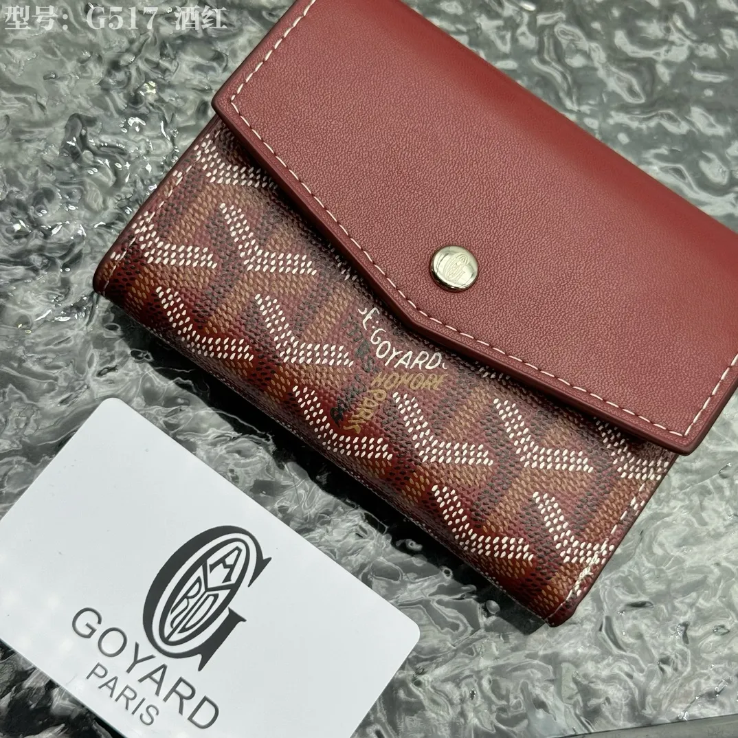 💰120 💎Top Original 𝑮𝑶𝒀𝑨𝑹𝑫 𝑽𝒊𝒄𝒕𝒐𝒊𝒓𝒆 The wallet has a small and compact design that can store cards, banknotes and documents. It's sized to fit in a bag or in a jacket or pants pocket. The Insert Victoire Card Holder can be placed inside the Victoire Wallet to store even more cards. Style number: G517 Size: 12*9*3