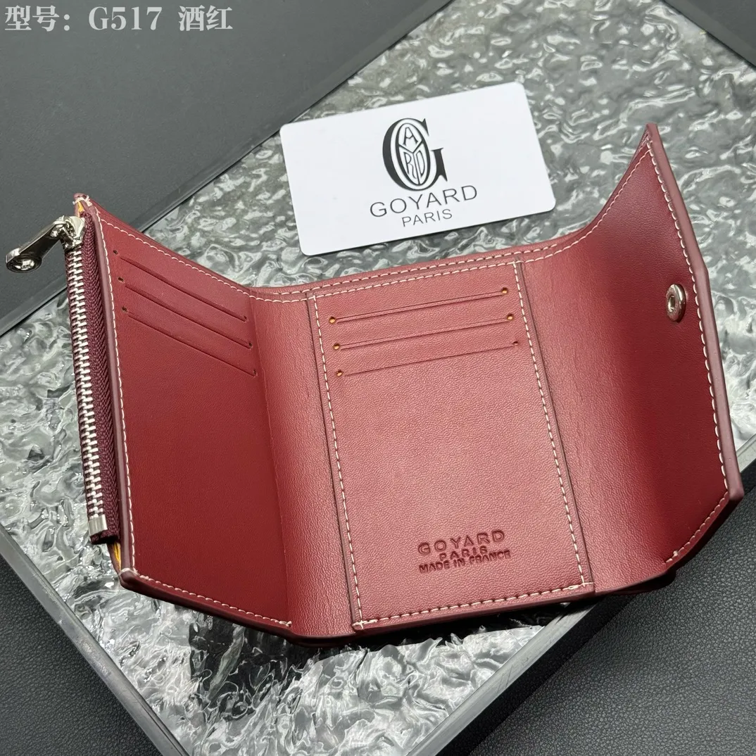 💰120 💎Top Original 𝑮𝑶𝒀𝑨𝑹𝑫 𝑽𝒊𝒄𝒕𝒐𝒊𝒓𝒆 The wallet has a small and compact design that can store cards, banknotes and documents. It's sized to fit in a bag or in a jacket or pants pocket. The Insert Victoire Card Holder can be placed inside the Victoire Wallet to store even more cards. Style number: G517 Size: 12*9*3