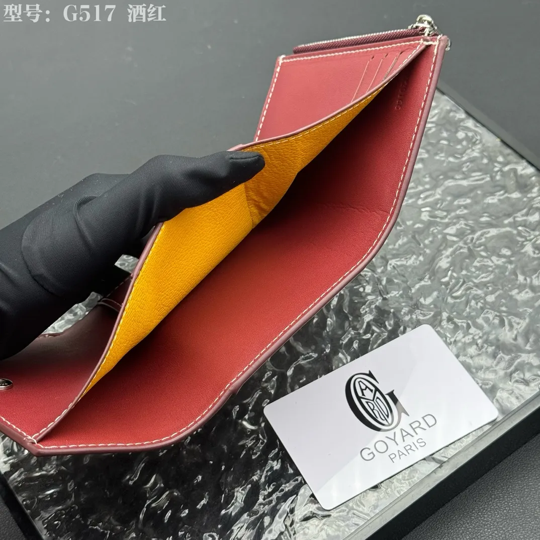 💰120 💎Top Original 𝑮𝑶𝒀𝑨𝑹𝑫 𝑽𝒊𝒄𝒕𝒐𝒊𝒓𝒆 The wallet has a small and compact design that can store cards, banknotes and documents. It's sized to fit in a bag or in a jacket or pants pocket. The Insert Victoire Card Holder can be placed inside the Victoire Wallet to store even more cards. Style number: G517 Size: 12*9*3