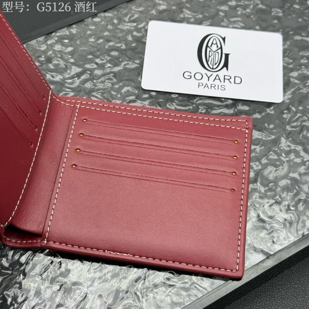 💰130 💎Upgraded original version 𝐠𝐨𝐲𝐚𝐫𝐝 Hot style ❤️Goyard wallet short style, Goyard 8-slot card slot wallet, the texture is directly stretched to the full mark, it can hold about 8-10 cards, it can hold cash, it is thin and does not stand up, it is classic, practical and attractive! If you want to create a short clip with a feeling that is different from others and has a deep taste, it must be him! size: 11*9 (cm) model: G5126