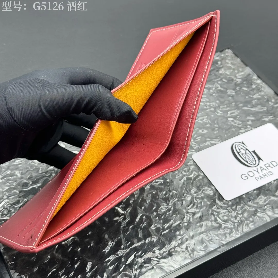 💰130 💎Upgraded original version 𝐠𝐨𝐲𝐚𝐫𝐝 Hot style ❤️Goyard wallet short style, Goyard 8-slot card slot wallet, the texture is directly stretched to the full mark, it can hold about 8-10 cards, it can hold cash, it is thin and does not stand up, it is classic, practical and attractive! If you want to create a short clip with a feeling that is different from others and has a deep taste, it must be him! size: 11*9 (cm) model: G5126