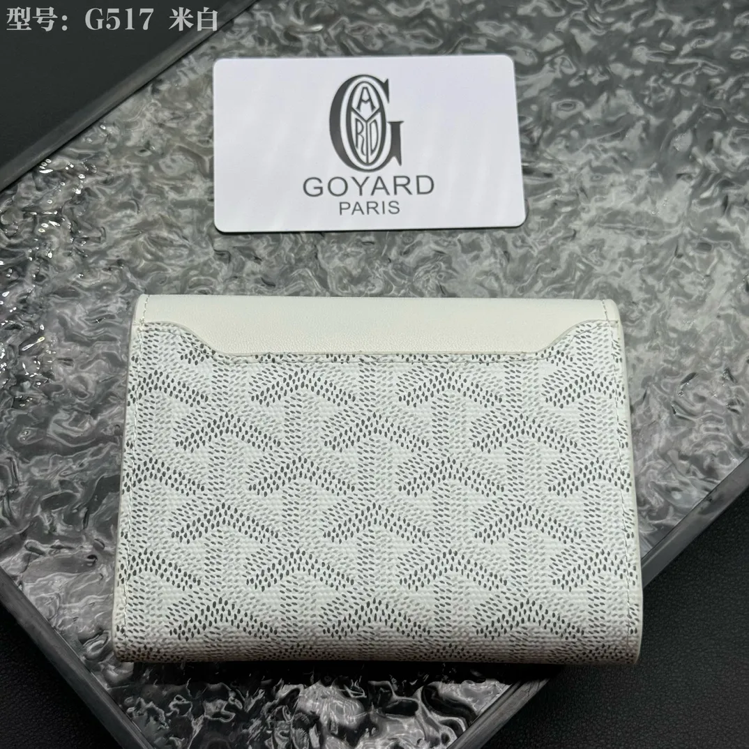 💰120 💎Top Original 𝑮𝑶𝒀𝑨𝑹𝑫 𝑽𝒊𝒄𝒕𝒐𝒊𝒓𝒆 The wallet has a small and compact design that can store cards, banknotes and documents. It's sized to fit in a bag or in a jacket or pants pocket. The Insert Victoire Card Holder can be placed inside the Victoire Wallet to store even more cards. Style number: G517 Size: 12*9*3