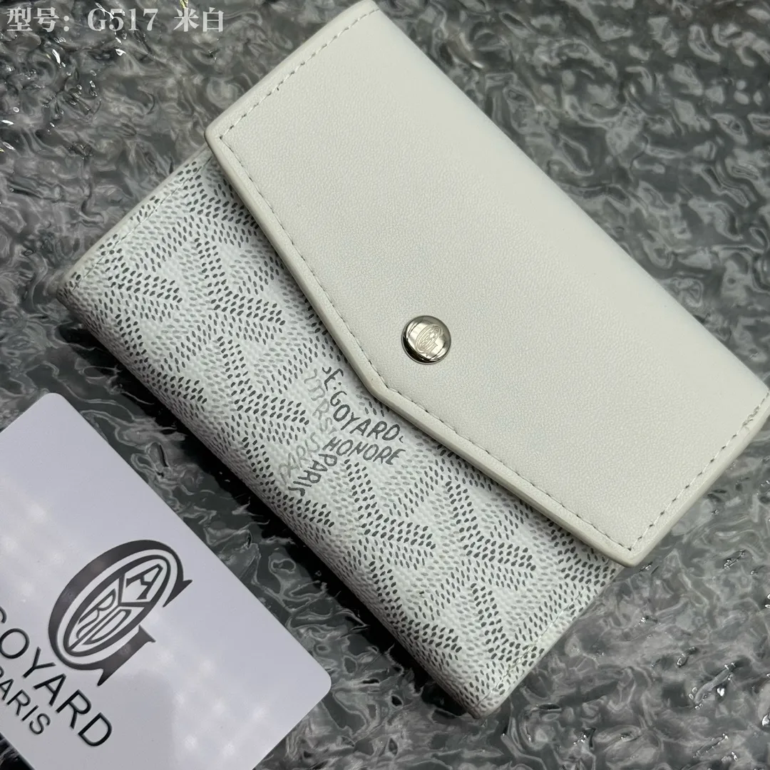 💰120 💎Top Original 𝑮𝑶𝒀𝑨𝑹𝑫 𝑽𝒊𝒄𝒕𝒐𝒊𝒓𝒆 The wallet has a small and compact design that can store cards, banknotes and documents. It's sized to fit in a bag or in a jacket or pants pocket. The Insert Victoire Card Holder can be placed inside the Victoire Wallet to store even more cards. Style number: G517 Size: 12*9*3
