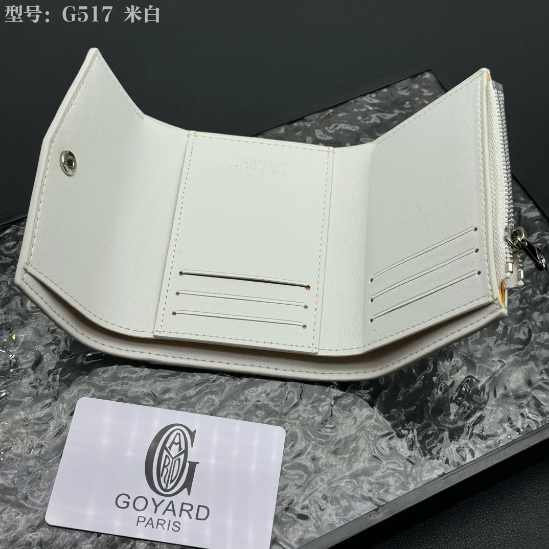 💰120 💎Top Original 𝑮𝑶𝒀𝑨𝑹𝑫 𝑽𝒊𝒄𝒕𝒐𝒊𝒓𝒆 The wallet has a small and compact design that can store cards, banknotes and documents. It's sized to fit in a bag or in a jacket or pants pocket. The Insert Victoire Card Holder can be placed inside the Victoire Wallet to store even more cards. Style number: G517 Size: 12*9*3