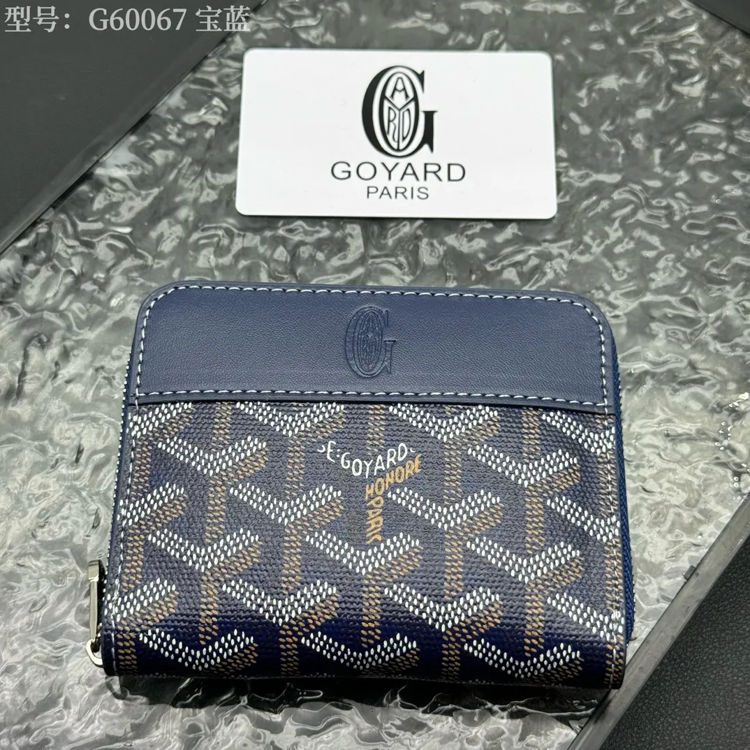 💰110 💎Top original 𝐠𝐨𝐲𝐚𝐫𝐝 Hot style 💕 Goya wallet short Matignon Mini coin purse with full zipper closure design. Its central compartment holds coins, while its interior patch pocket holds cards or small IDs. Style number: G60067 Size: 10.4*7.5*1.8cm