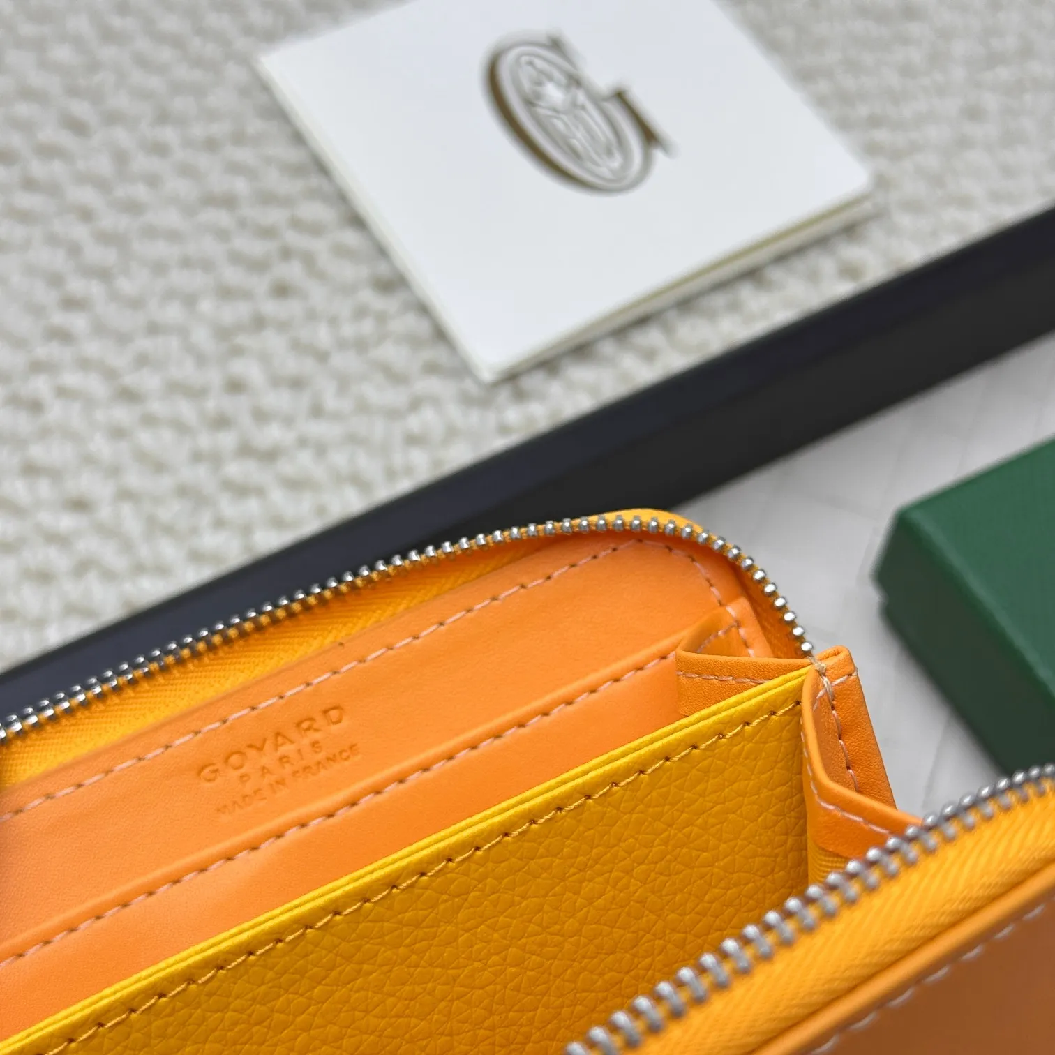 💰140 GOYARD Matignon Mini coin purse features a full zipper closure. Its central compartment holds coins, while its interior patch pocket holds cards or small IDs. No.: 805 Size: 10.4*7.5*1.8cm