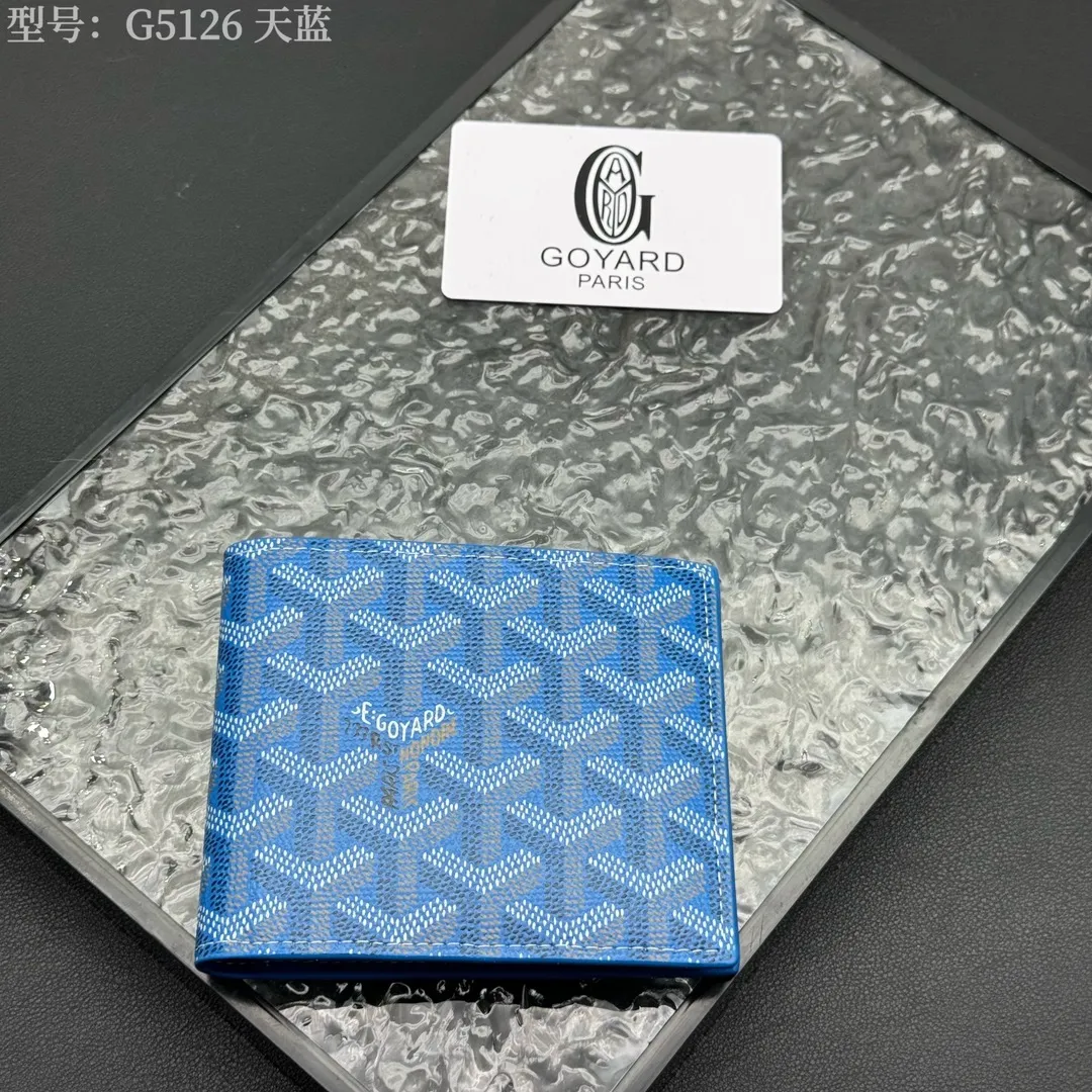 💰110 💎Upgraded original version 𝐠𝐨𝐲𝐚𝐫𝐝 Hot style ❤️Goyard short wallet, Goyard 8-slot card slot wallet, the texture is perfect and can hold about 8-10 cards, it can hold cash, it is thin and does not stand up, it is classic, practical and attractive! If you want to create a short clip with a feeling that is different from others and has a deep taste, it must be him! size: 11*9 (cm) model: G5126