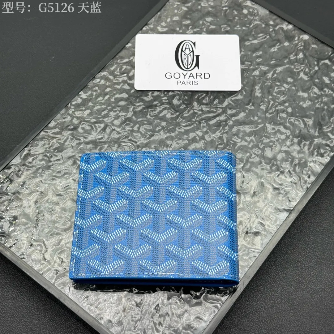 💰110 💎Upgraded original version 𝐠𝐨𝐲𝐚𝐫𝐝 Hot style ❤️Goyard short wallet, Goyard 8-slot card slot wallet, the texture is perfect and can hold about 8-10 cards, it can hold cash, it is thin and does not stand up, it is classic, practical and attractive! If you want to create a short clip with a feeling that is different from others and has a deep taste, it must be him! size: 11*9 (cm) model: G5126