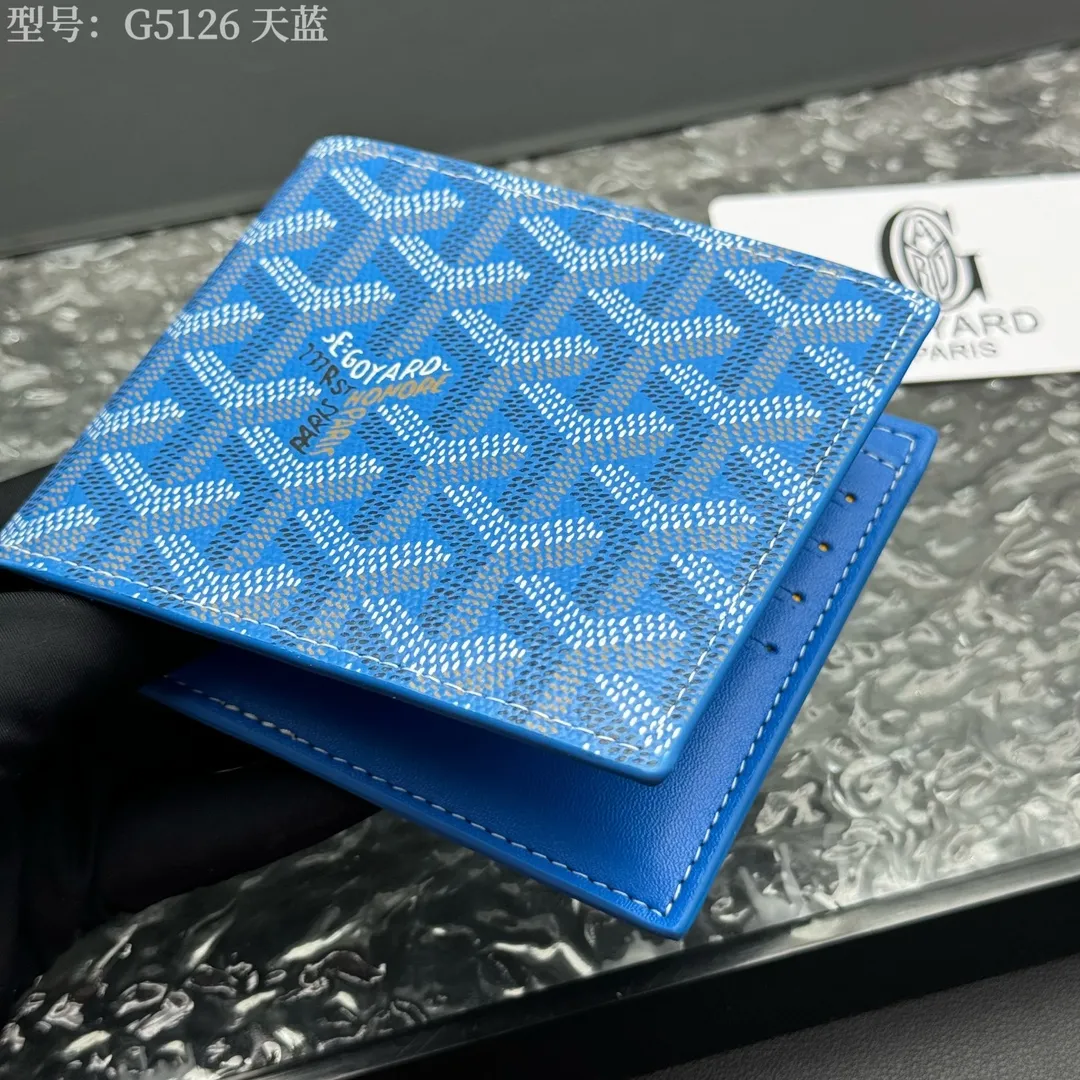 💰110 💎Upgraded original version 𝐠𝐨𝐲𝐚𝐫𝐝 Hot style ❤️Goyard short wallet, Goyard 8-slot card slot wallet, the texture is perfect and can hold about 8-10 cards, it can hold cash, it is thin and does not stand up, it is classic, practical and attractive! If you want to create a short clip with a feeling that is different from others and has a deep taste, it must be him! size: 11*9 (cm) model: G5126