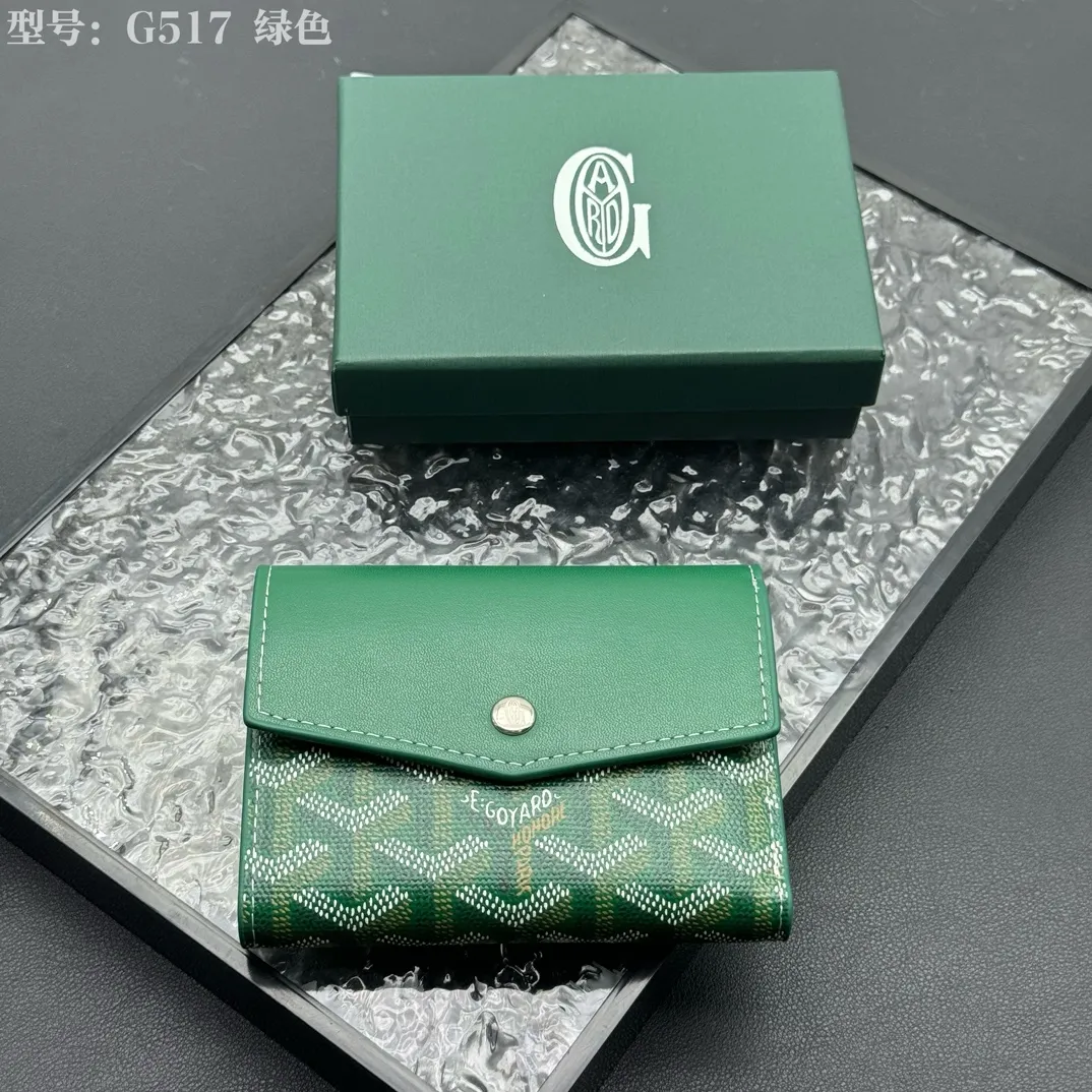 💰120 💎Top Original 𝑮𝑶𝒀𝑨𝑹𝑫 𝑽𝒊𝒄𝒕𝒐𝒊𝒓𝒆 The wallet has a small and compact design that can store cards, banknotes and documents. It's sized to fit in a bag or in a jacket or pants pocket. The Insert Victoire Card Holder can be placed inside the Victoire Wallet to store even more cards. Style number: G517 Size: 12*9*3