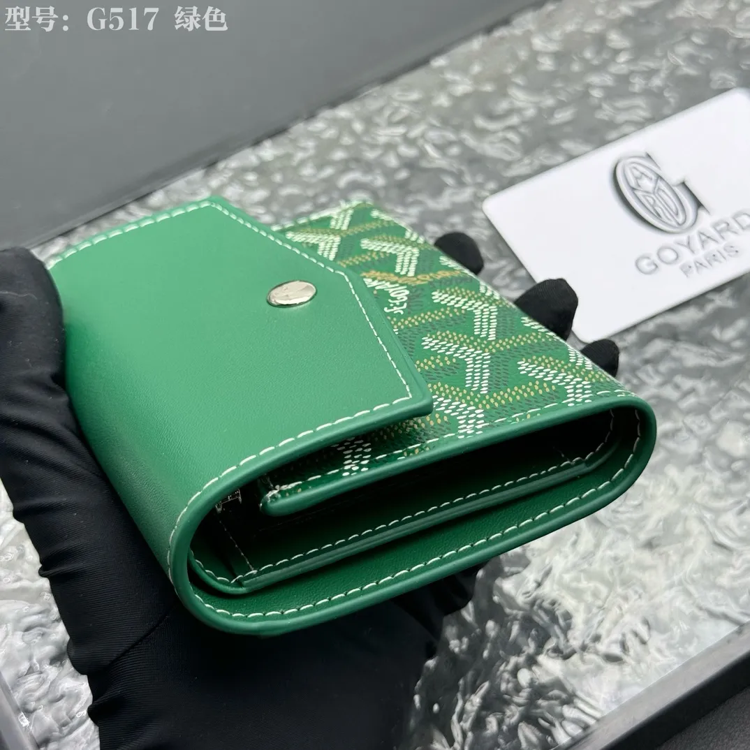 💰120 💎Top Original 𝑮𝑶𝒀𝑨𝑹𝑫 𝑽𝒊𝒄𝒕𝒐𝒊𝒓𝒆 The wallet has a small and compact design that can store cards, banknotes and documents. It's sized to fit in a bag or in a jacket or pants pocket. The Insert Victoire Card Holder can be placed inside the Victoire Wallet to store even more cards. Style number: G517 Size: 12*9*3