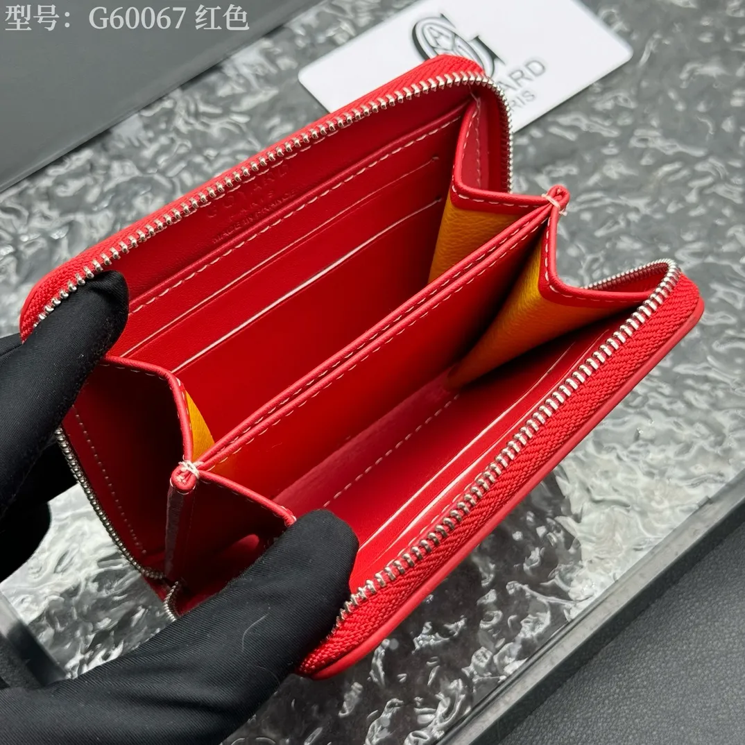 💰110 💎Top original 𝐠𝐨𝐲𝐚𝐫𝐝 Hot style 💕 Goya wallet short Matignon Mini coin purse with full zipper closure design. Its central compartment holds coins, while its interior patch pocket holds cards or small IDs. Style number: G60067 Size: 10.4*7.5*1.8cm
