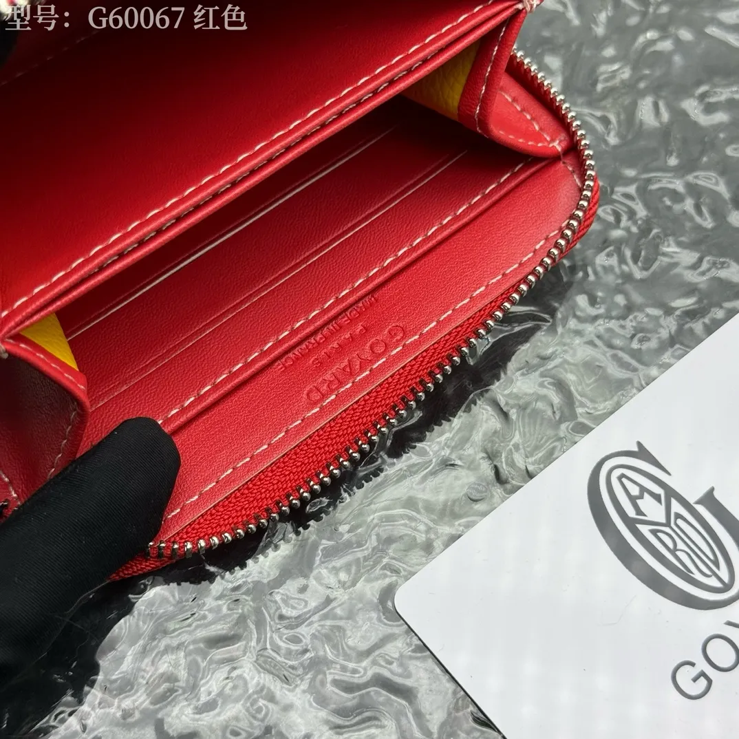 💰110 💎Top original 𝐠𝐨𝐲𝐚𝐫𝐝 Hot style 💕 Goya wallet short Matignon Mini coin purse with full zipper closure design. Its central compartment holds coins, while its interior patch pocket holds cards or small IDs. Style number: G60067 Size: 10.4*7.5*1.8cm