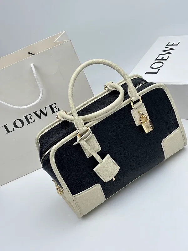 All categories Official website "Brand Women's Bags" Women's Bags 💙 Loewe 2026 new LOEWE crossbody bag