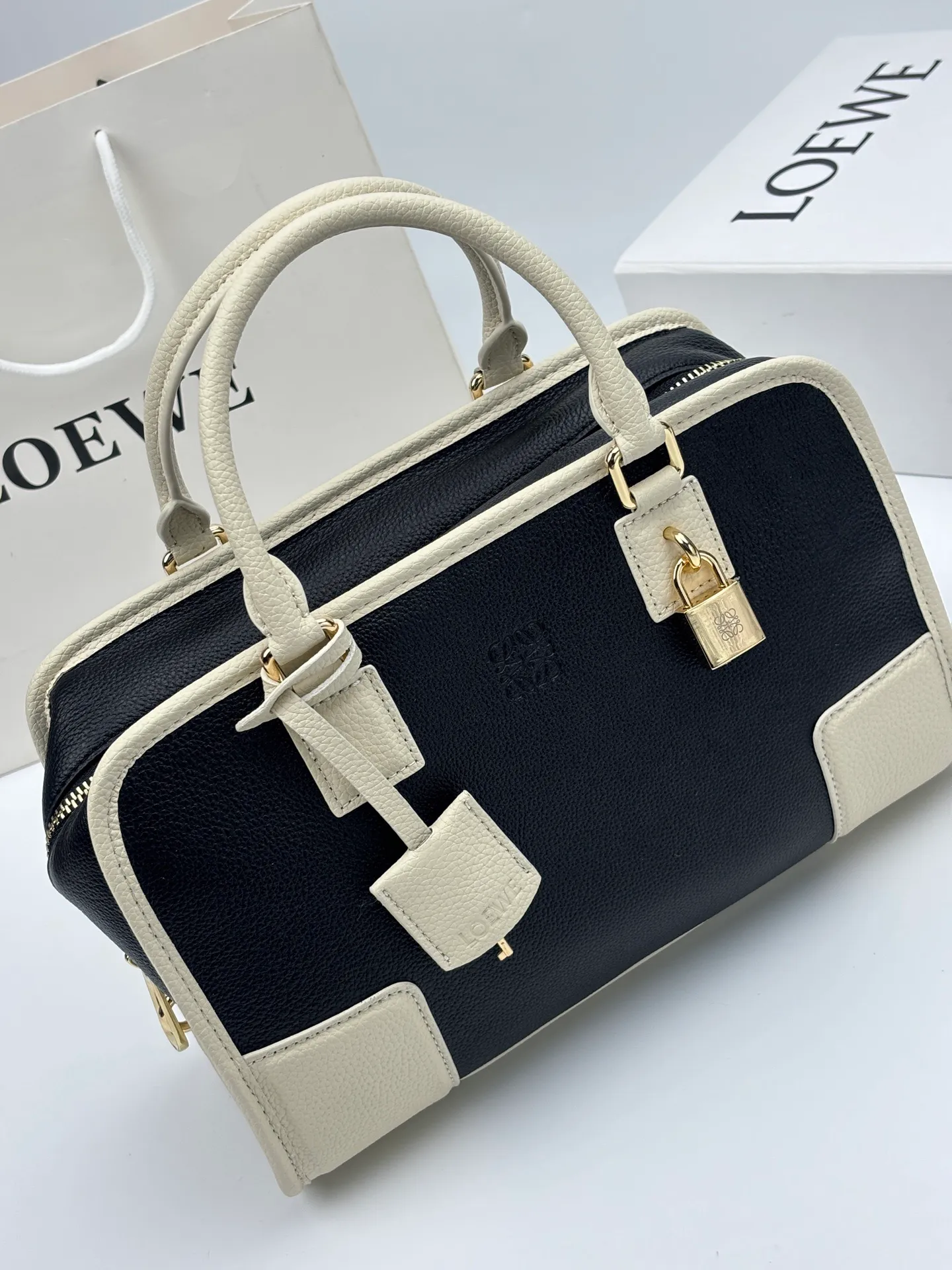 All categories Official website "Brand Women's Bags" Women's Bags 💙 Loewe 2026 new LOEWE crossbody bag