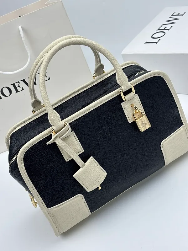 All categories Official website "Brand Women's Bags" Women's Bags 💙 Loewe 2026 new LOEWE crossbody bag