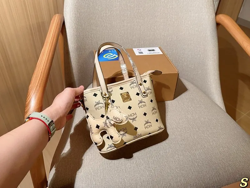 All Categories MCM Women’s Bags and Wallets MCM 88018