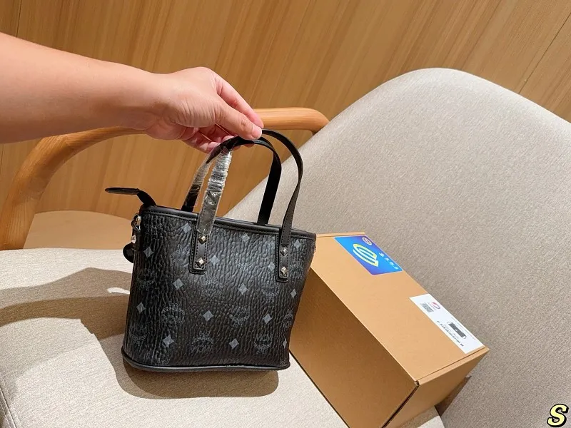 All Categories MCM Women’s Bags and Wallets MCM 88018