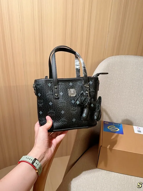 All Categories MCM Women’s Bags and Wallets MCM 88018