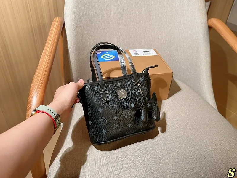 All Categories MCM Women’s Bags and Wallets MCM 88018