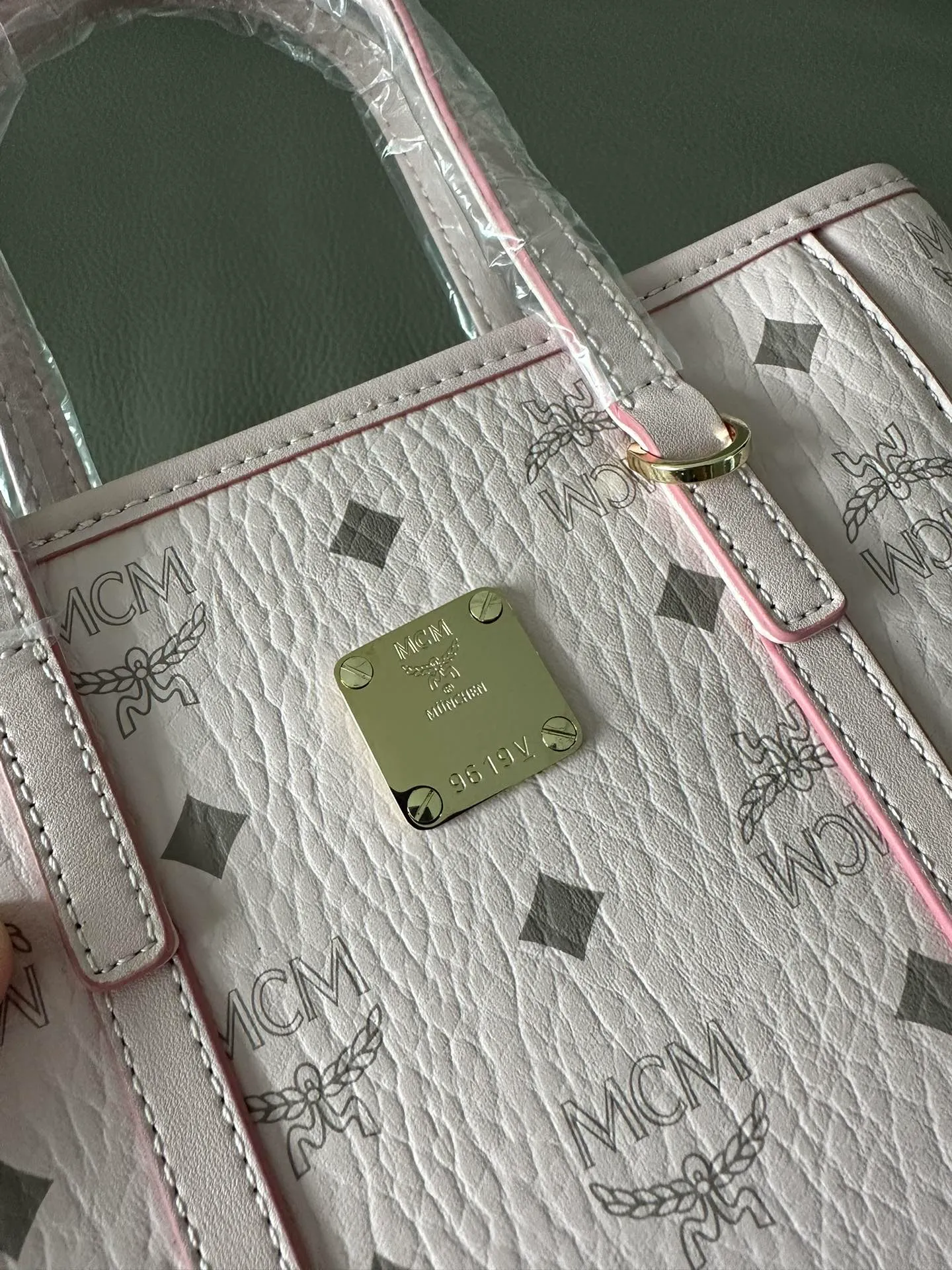 All Categories MCM Women’s Bags and Wallets MCM 65001
