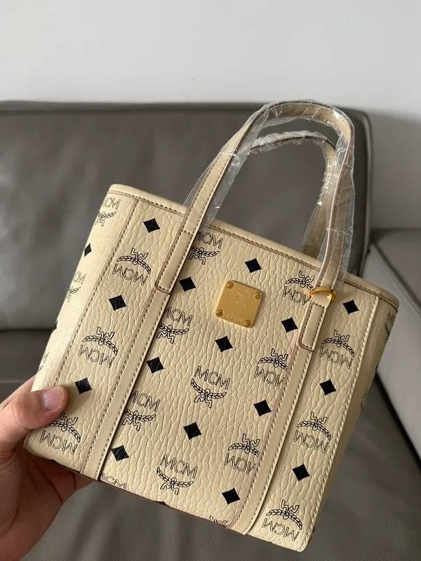 All Categories MCM Women’s Bags and Wallets MCM 65001