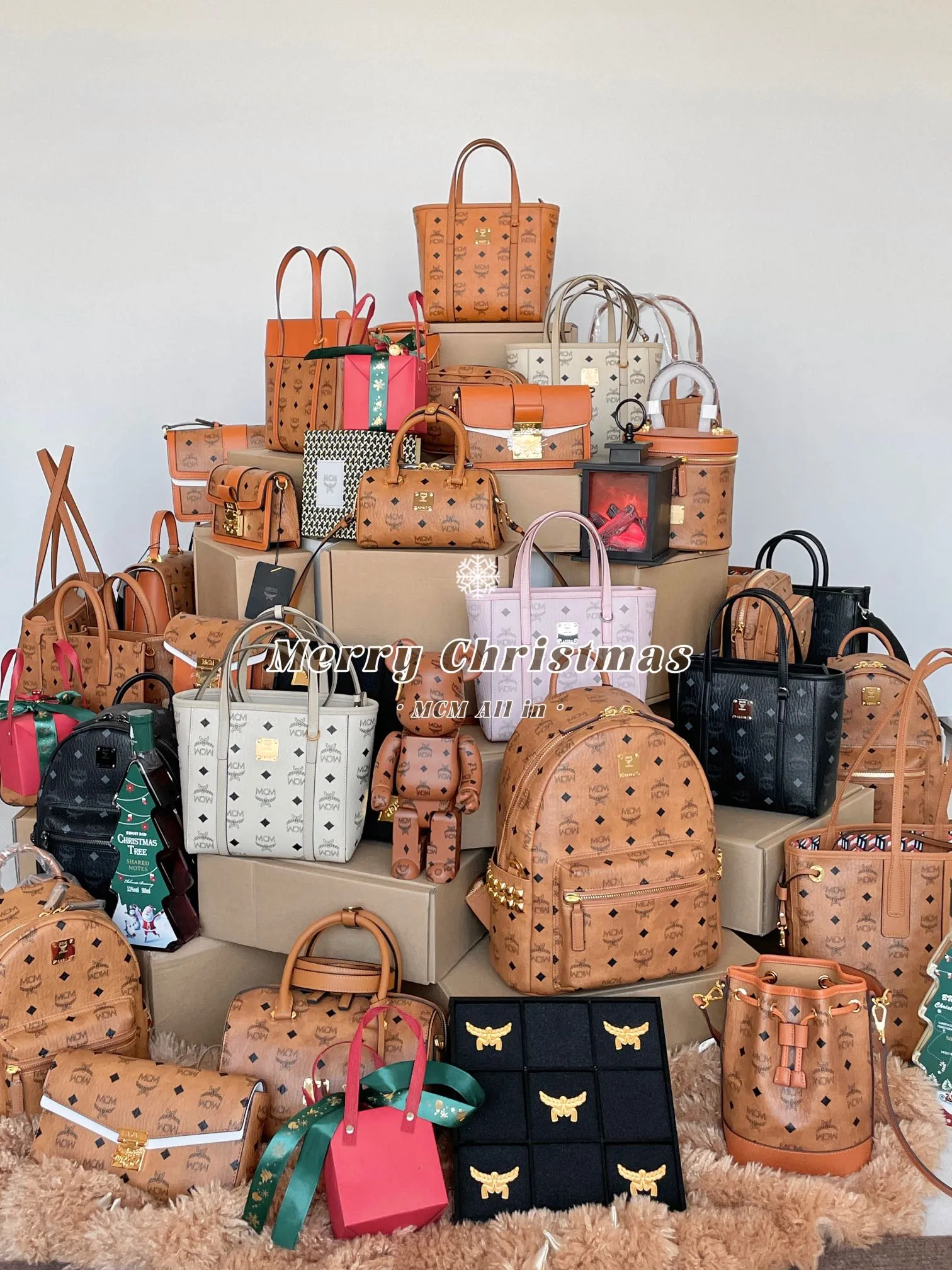 All Categories MCM Women's Bags Wallets MCM Collection