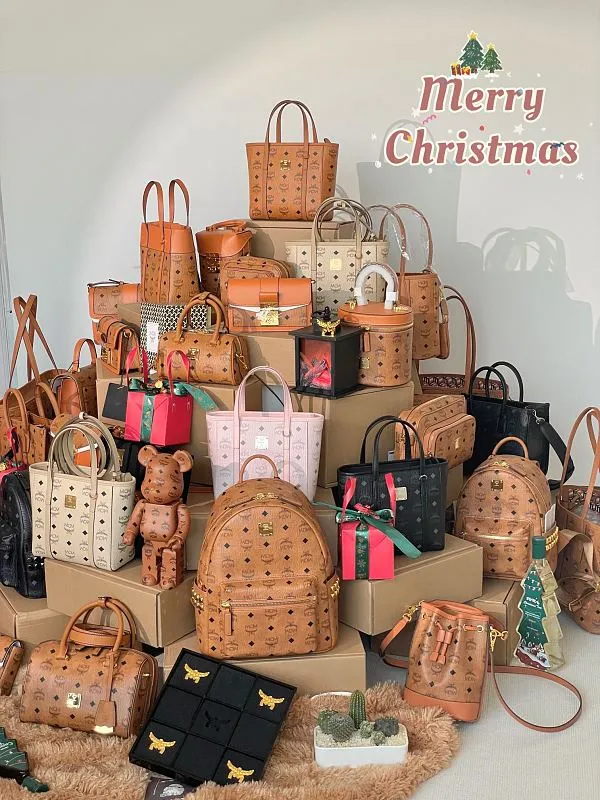 All Categories MCM Women's Bags Wallets MCM Collection