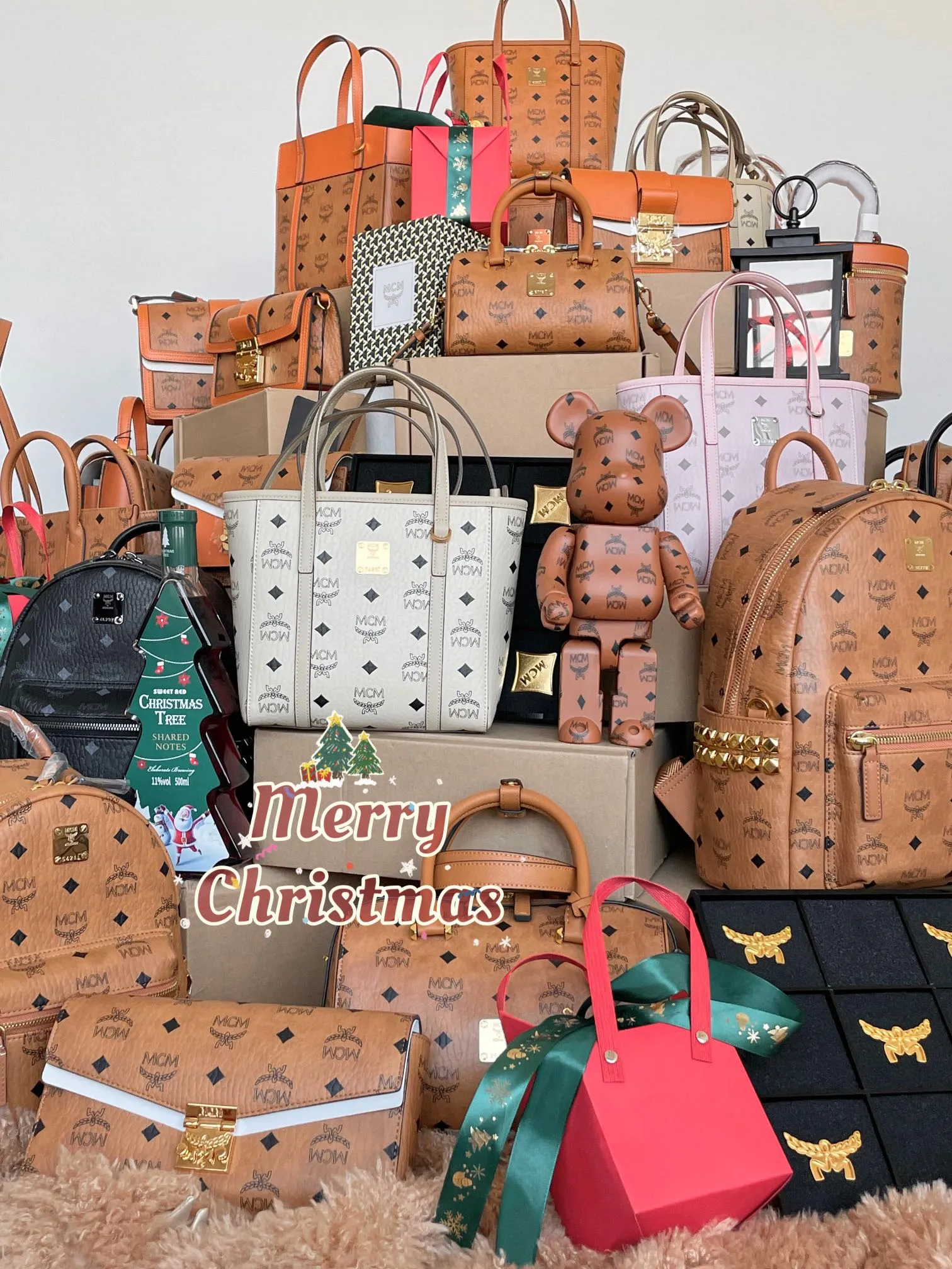 All Categories MCM Women's Bags Wallets MCM Collection