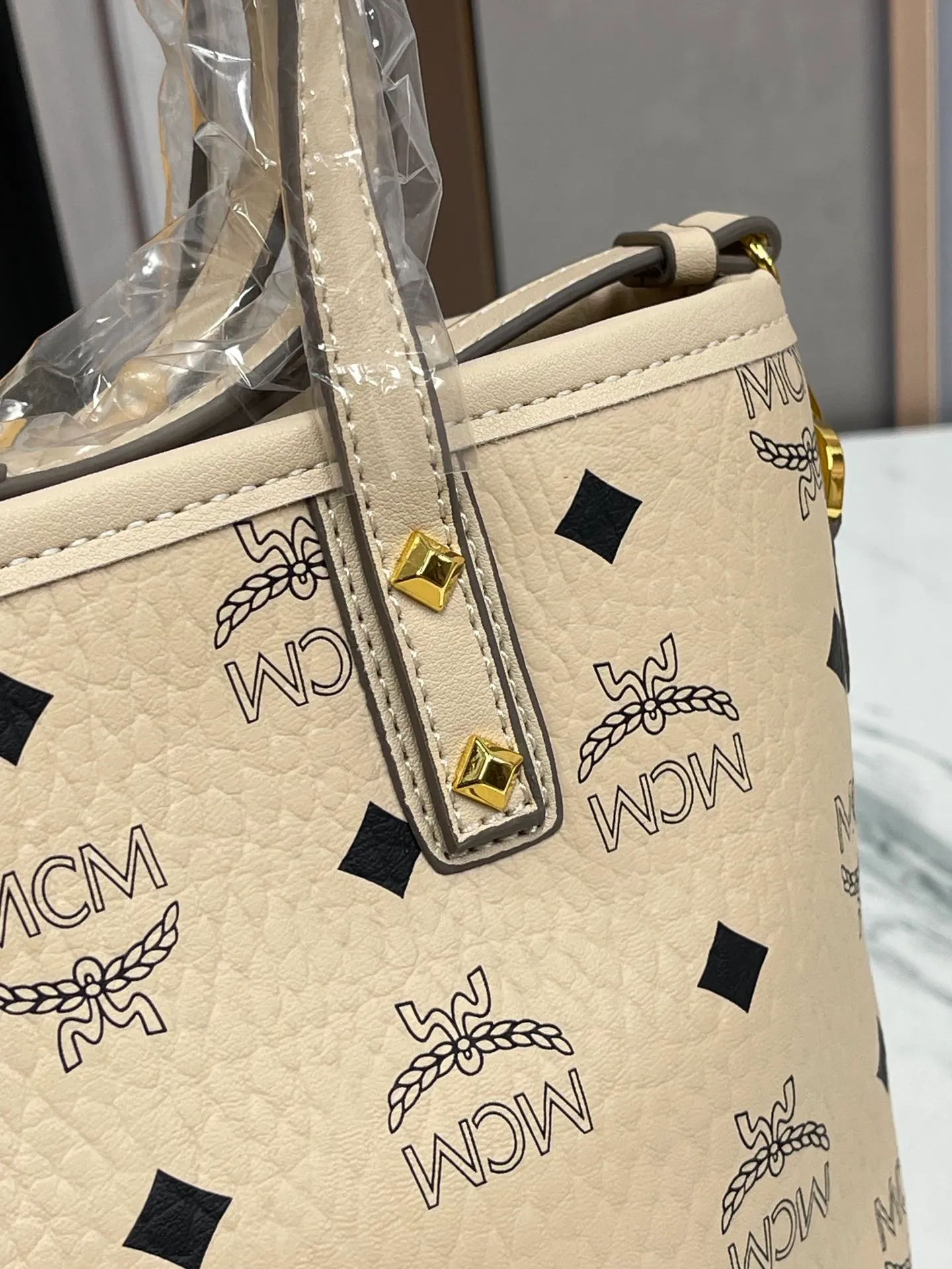 Batch 340💰MCM new upgraded version·High quality·Eco-friendly with counter ♻️Gift box packaging🎁Box of classic vegetable basket mini shopping bag, model: 03. Size 21X18X10 ✈✈🛍🐞🐞✨ M C M ✨⚡⚡Original ykk slider zipper/counter original customization🌼