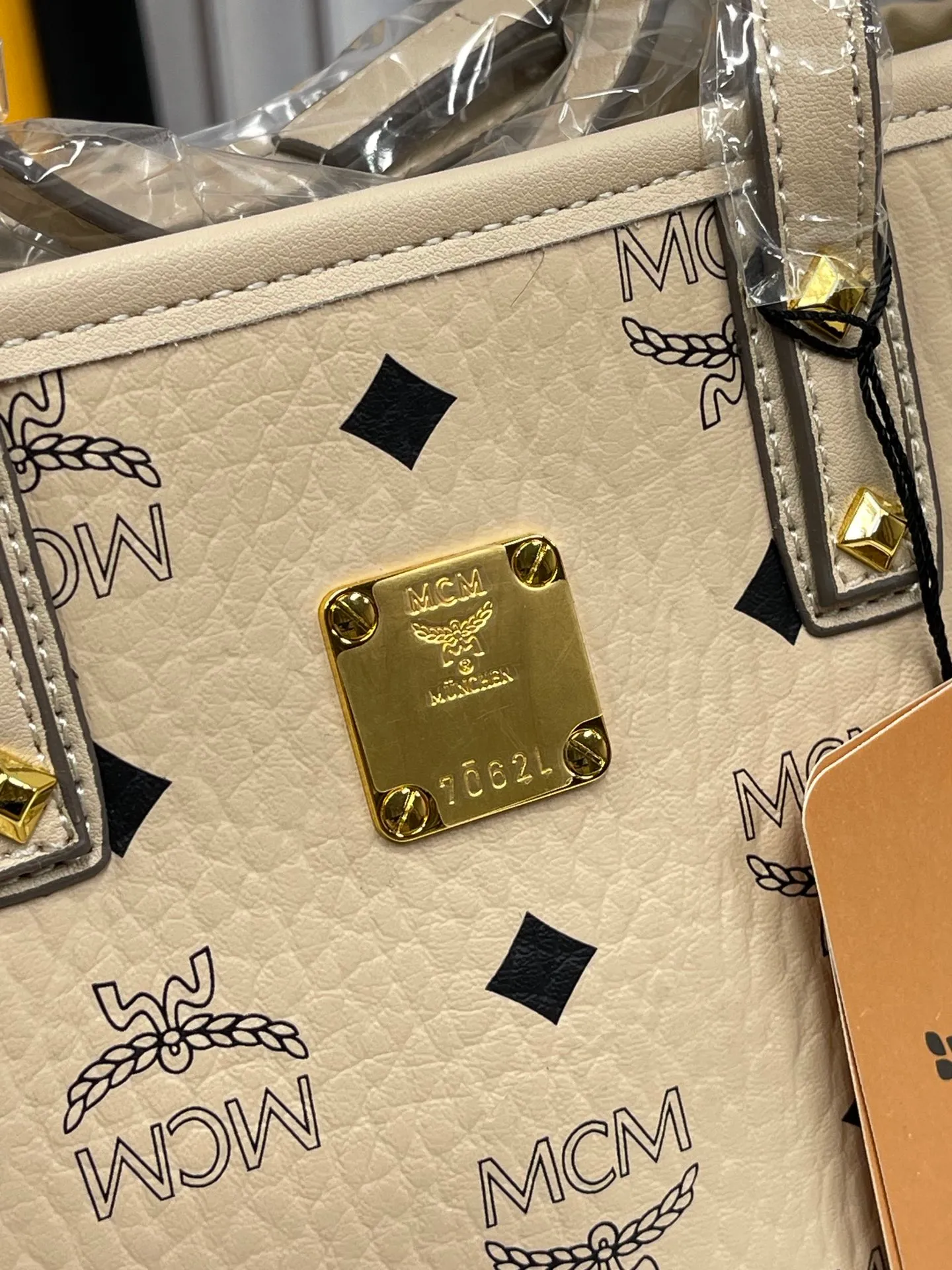 Batch 340💰MCM new upgraded version·High quality·Eco-friendly with counter ♻️Gift box packaging🎁Box of classic vegetable basket mini shopping bag, model: 03. Size 21X18X10 ✈✈🛍🐞🐞✨ M C M ✨⚡⚡Original ykk slider zipper/counter original customization🌼