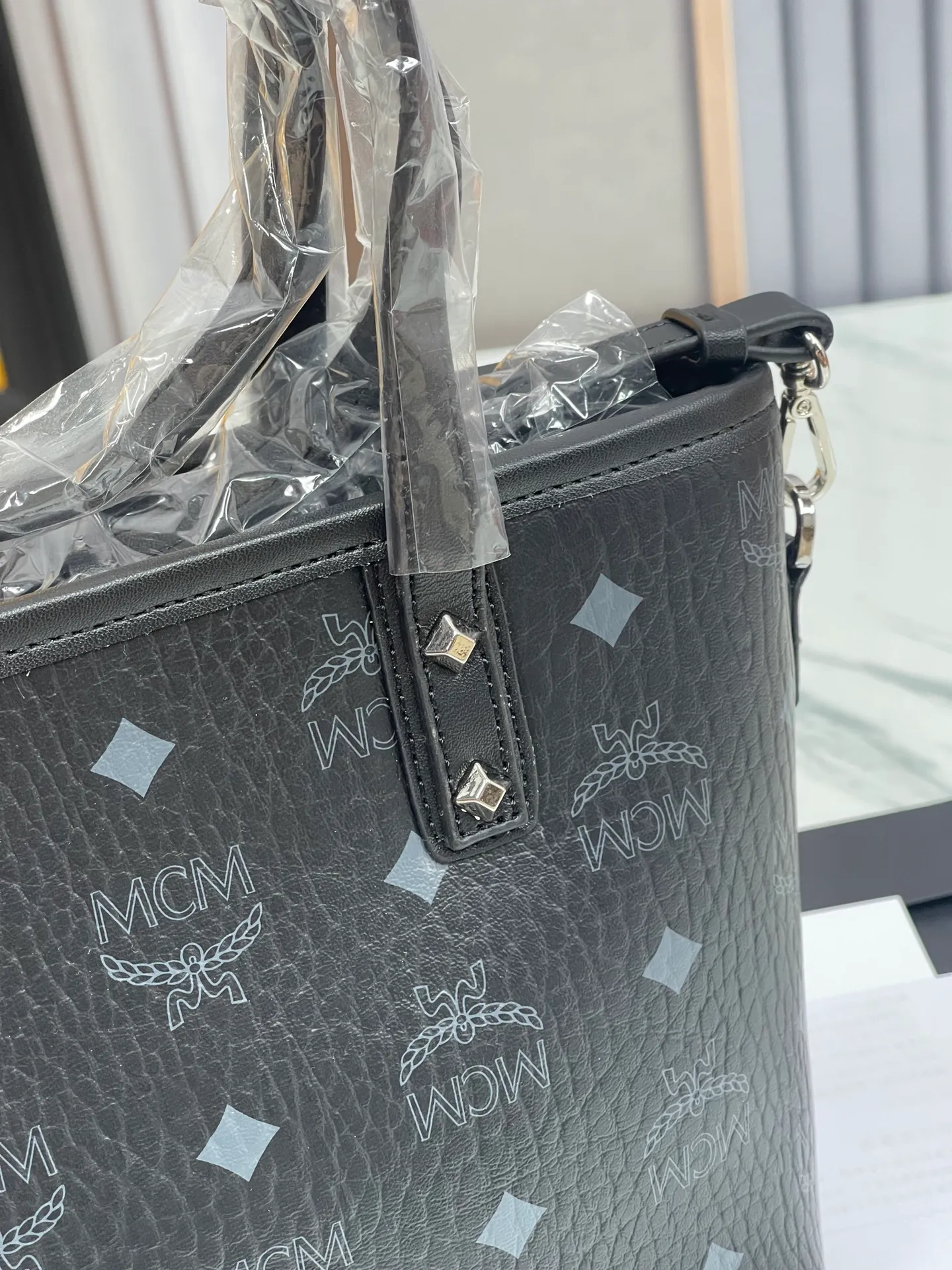 Batch 340💰MCM new upgraded version·High quality·Eco-friendly with counter ♻️Gift box packaging🎁Box of classic vegetable basket mini shopping bag, model: 03. Size 21X18X10 ✈✈🛍🐞🐞✨ M C M ✨⚡⚡Original ykk slider zipper/counter original customization🌼