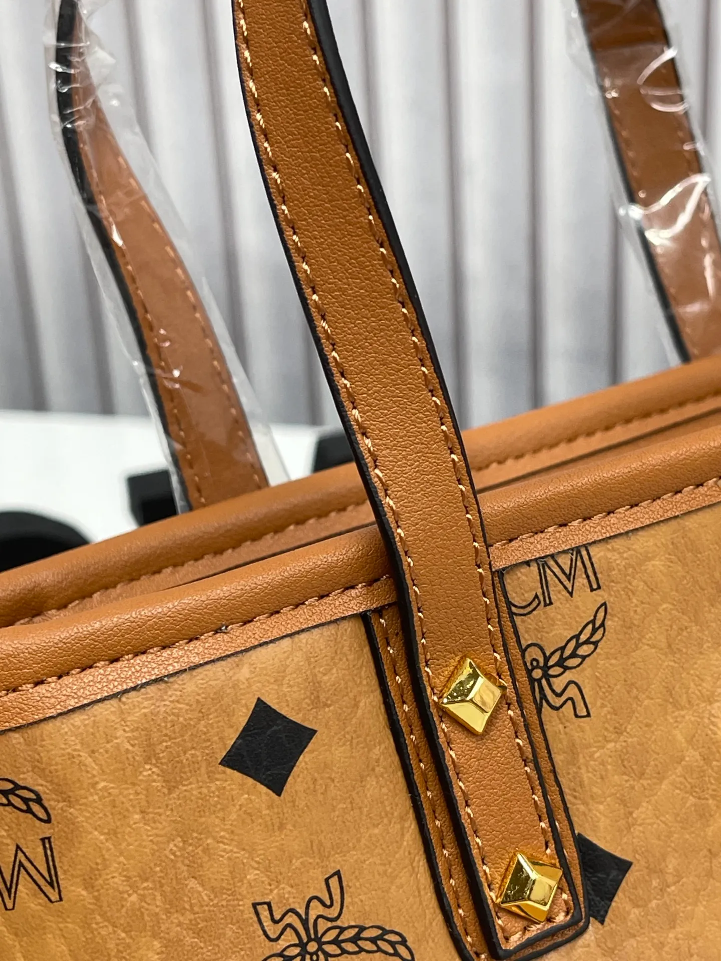 Batch 340💰MCM new upgraded version·High quality·Eco-friendly with counter ♻️Gift box packaging🎁Box of classic vegetable basket mini shopping bag, model: 03. Size 21X18X10 ✈✈🛍🐞🐞✨ M C M ✨⚡⚡Original ykk slider zipper/counter original customization🌼