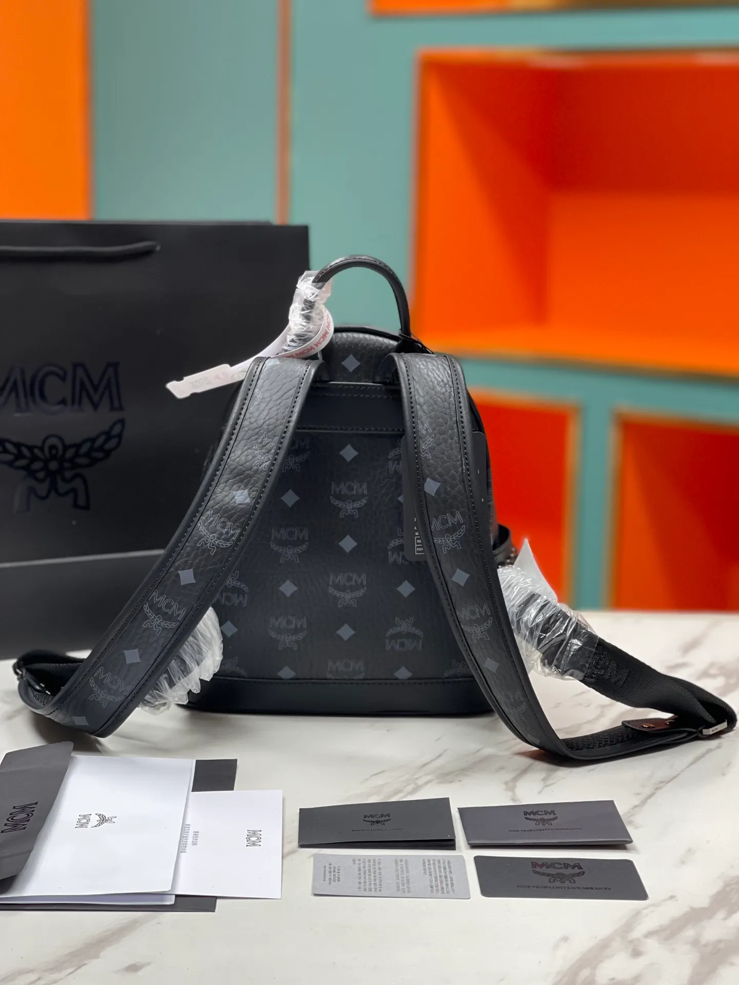 Factory running price 660💐Top original quality MCM side stud series [Exclusive real shot] Mini size coded M9003 piece is made of our signature Visetos coated canvas and lined with luxurious faux leather. The structured design has a spacious interior and pyramid rivet trim to add avant-garde style to your look. Size: The actual mini size is about 21X17X10.5