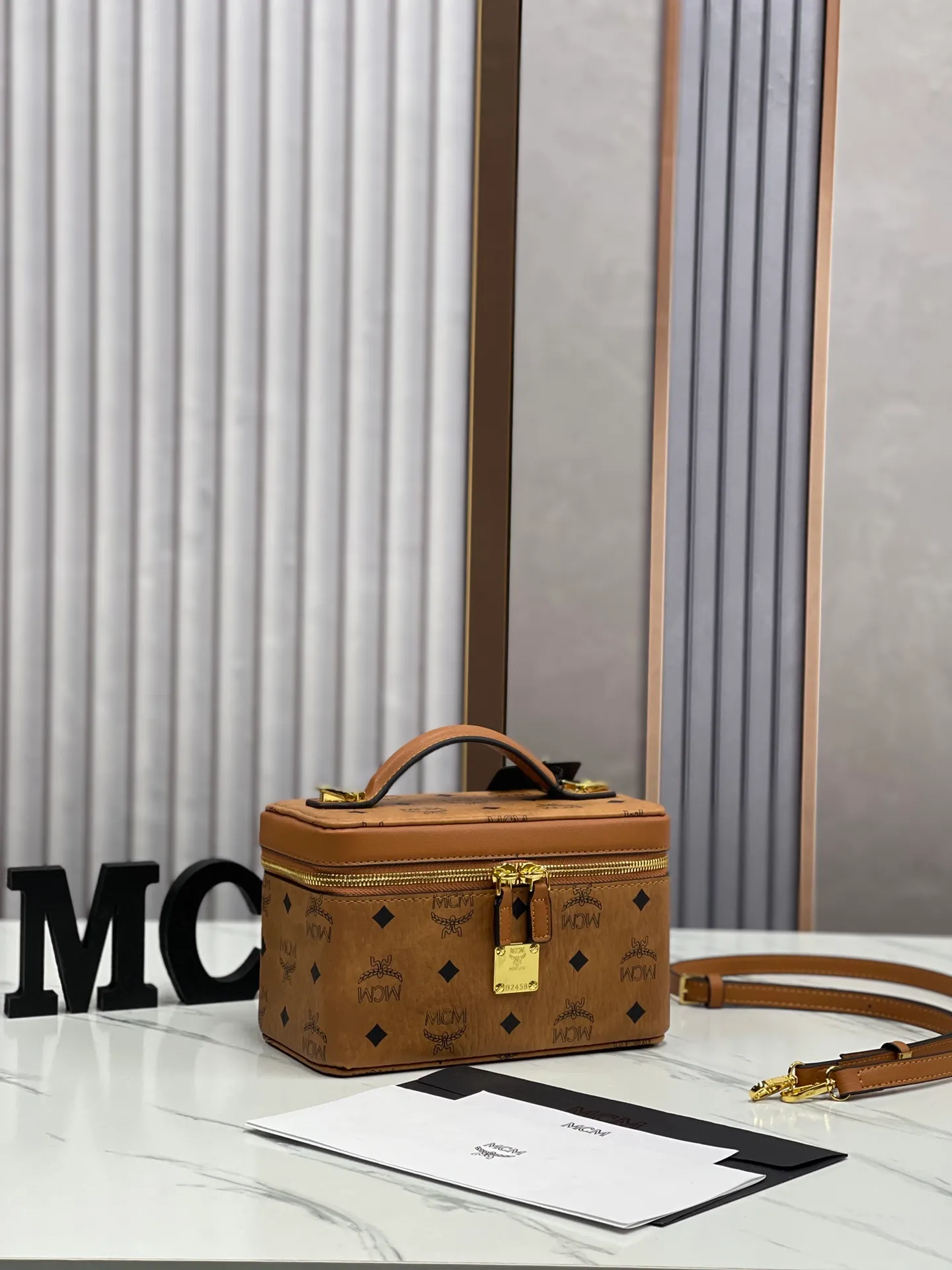 Batch 380💰 MCM Home🇰🇷New counter cosmetic case/handbag/shoulder bag⚡️With original box/original ykk slider zipper/counter original customization original suede lining⚡🌸🌸Size: 20x12x10cm🌺🌺🌺👒👒👒🌴🌴🌴