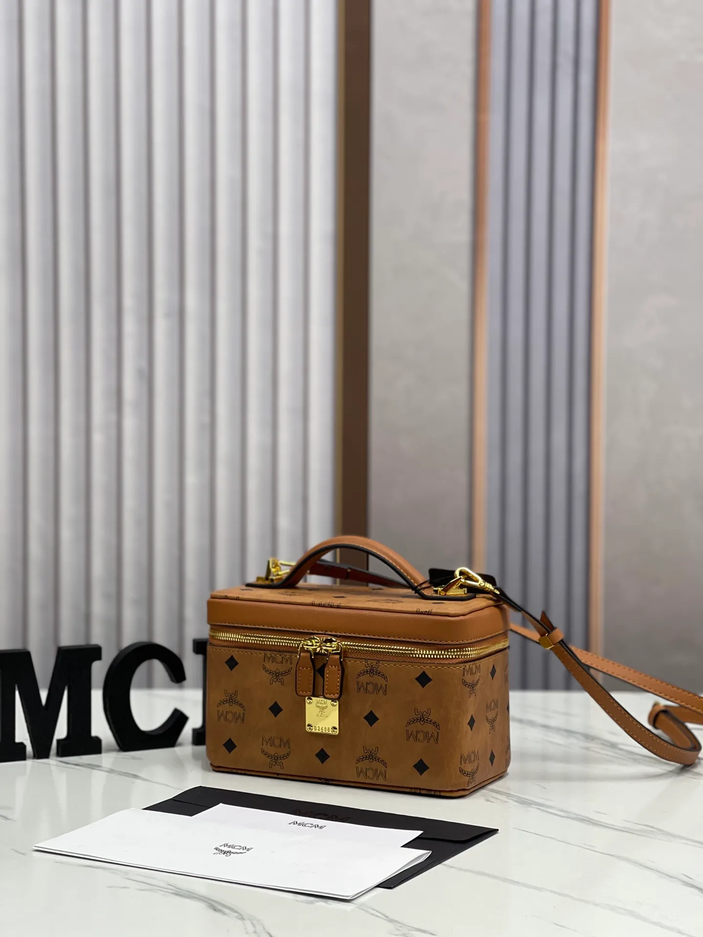 Batch 380💰 MCM Home🇰🇷New counter cosmetic case/handbag/shoulder bag⚡️With original box/original ykk slider zipper/counter original customization original suede lining⚡🌸🌸Size: 20x12x10cm🌺🌺🌺👒👒👒🌴🌴🌴