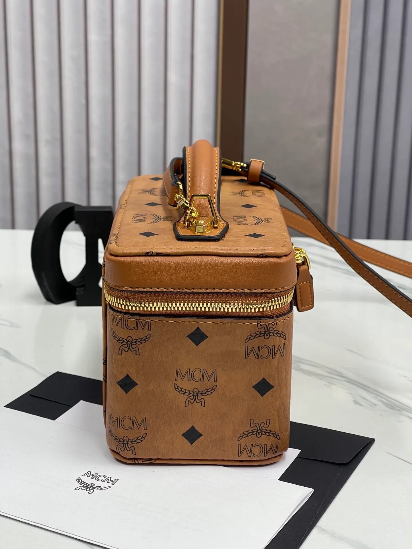 Batch 380💰 MCM Home🇰🇷New counter cosmetic case/handbag/shoulder bag⚡️With original box/original ykk slider zipper/counter original customization original suede lining⚡🌸🌸Size: 20x12x10cm🌺🌺🌺👒👒👒🌴🌴🌴