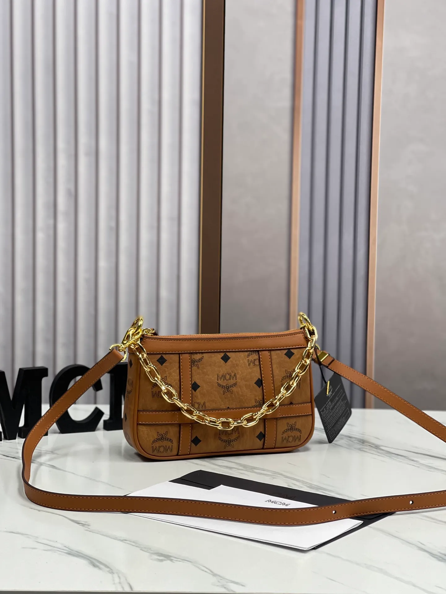 Batch 340💰MCM Crescent Bag🍓Upgraded mahjong bag, ykk hardware with exquisite fabrics, versatile artifact🌈 Comes with gift box packaging. Model 308 Size: 21.13