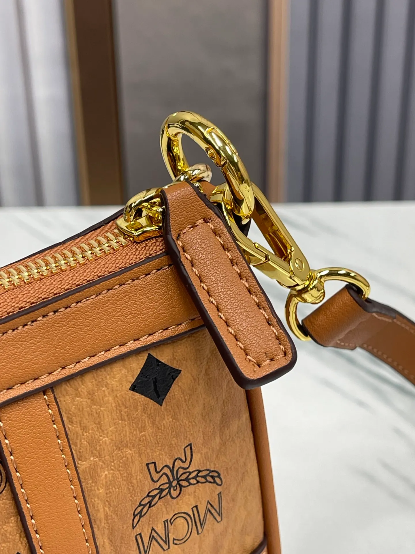 Batch 340💰MCM Crescent Bag🍓Upgraded mahjong bag, ykk hardware with exquisite fabrics, versatile artifact🌈 Comes with gift box packaging. Model 308 Size: 21.13