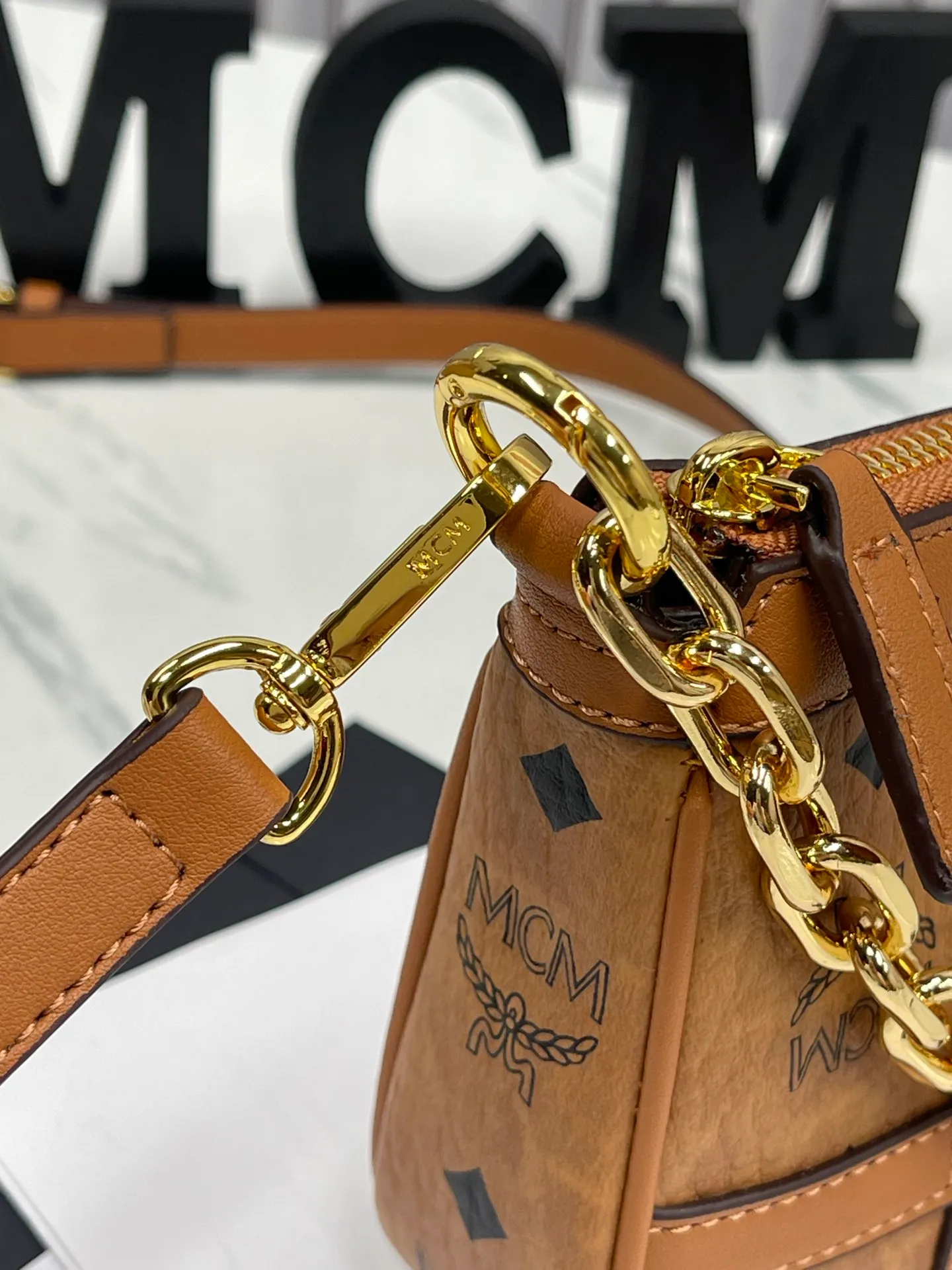 Batch 340💰MCM Crescent Bag🍓Upgraded mahjong bag, ykk hardware with exquisite fabrics, versatile artifact🌈 Comes with gift box packaging. Model 308 Size: 21.13