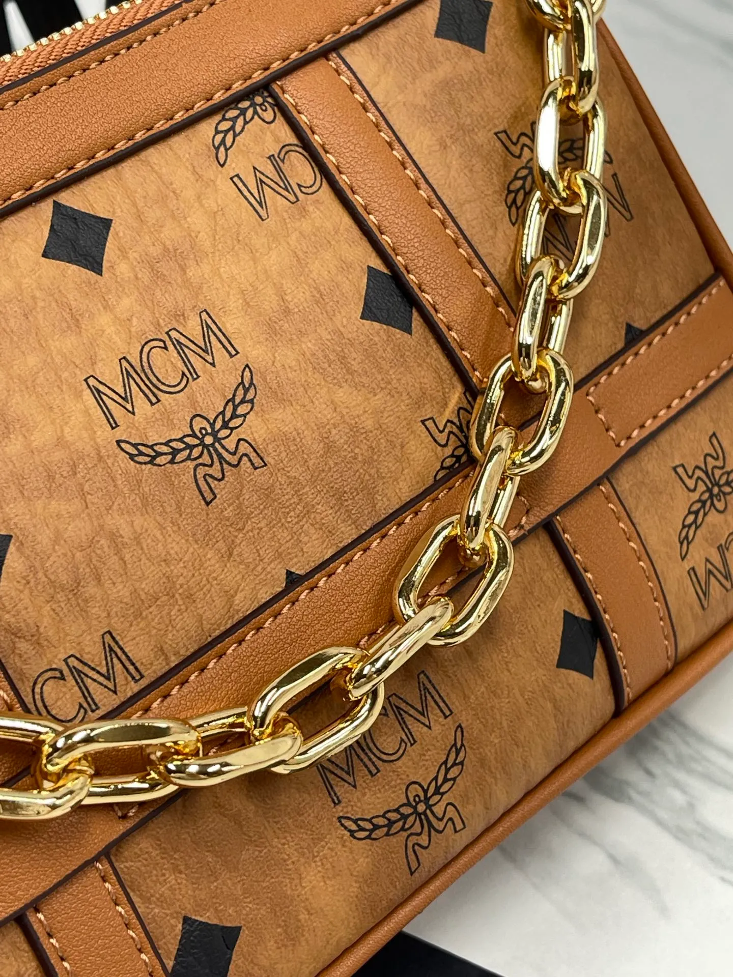 Batch 340💰MCM Crescent Bag🍓Upgraded mahjong bag, ykk hardware with exquisite fabrics, versatile artifact🌈 Comes with gift box packaging. Model 308 Size: 21.13