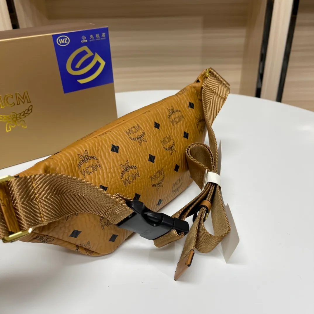 Batch 380💰MCM new waist bag/chest bag! Both men and women are welcome! The chest bag is very practical. Comes with gift box Size: 34.12