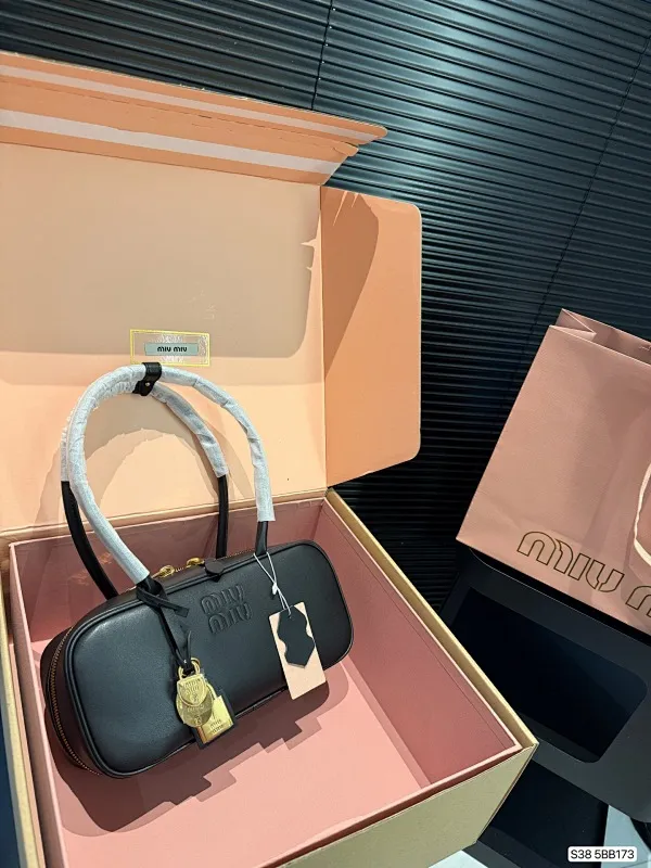 All categories Official website "Brand Women's Bags" Women's Bags 💙 miumiu 2025 new MIUMIU handbags