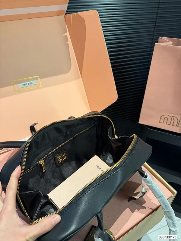 All categories Official website "Brand Women's Bags" Women's Bags 💙 miumiu 2025 new MIUMIU handbags